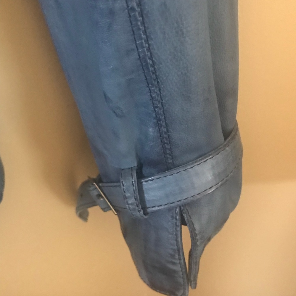 Leather coat - Picture 2 of 5
